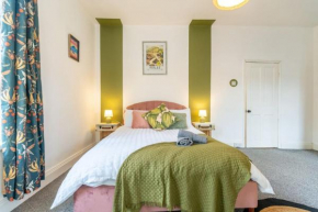 The Wanderer - Lovely 3bd House - upto 10 guests.